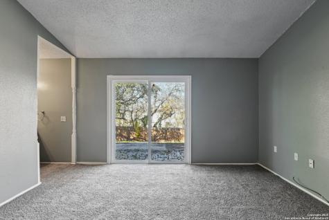 8203 Phoenix Universal City TX 78148
