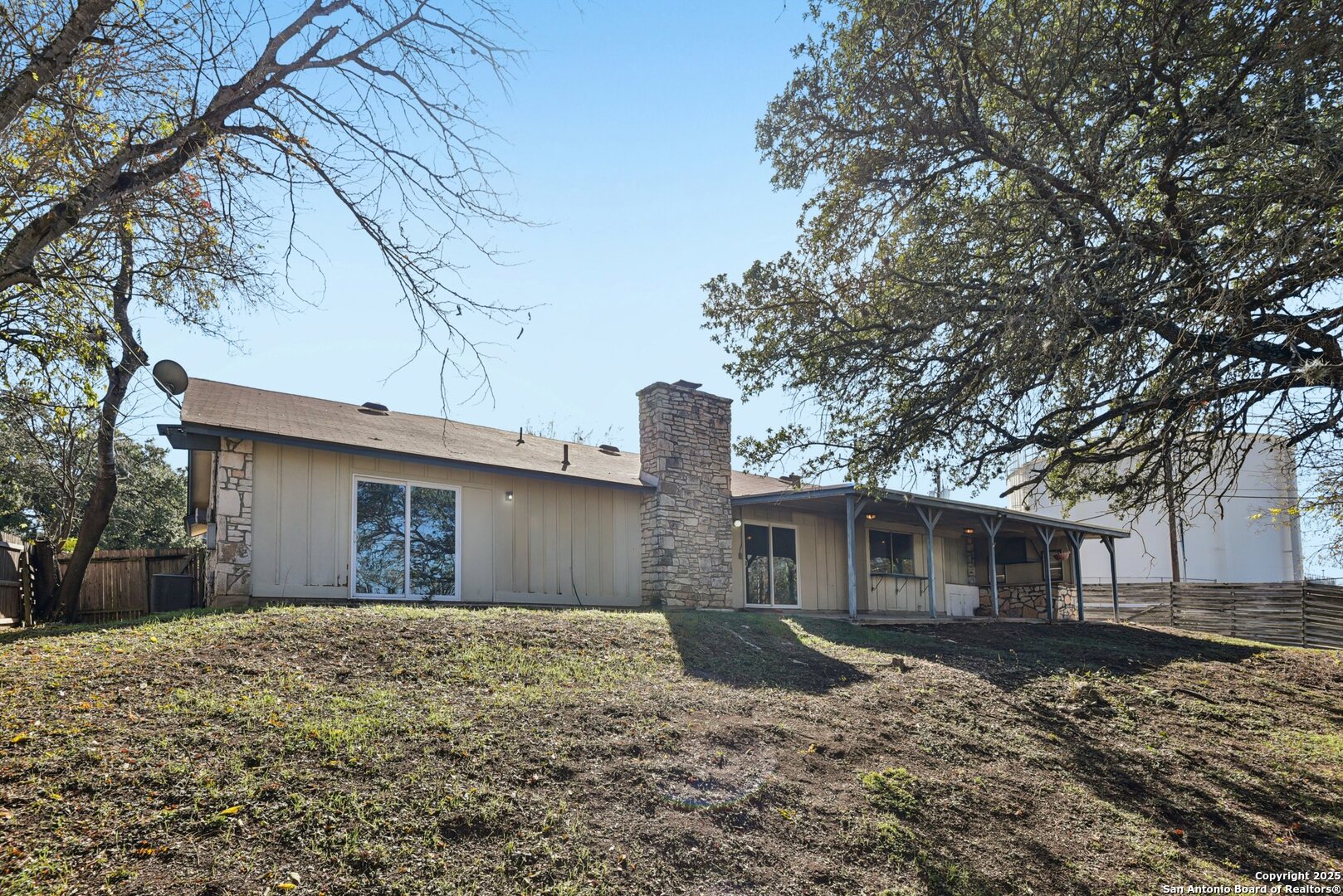 8203 Phoenix Universal City TX 78148