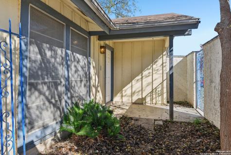 8203 Phoenix Universal City TX 78148