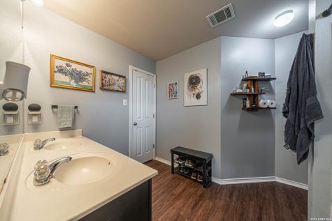 129 Rattlesnake Way Cibolo TX 78108