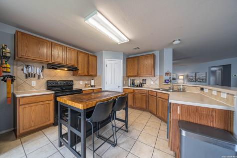 129 Rattlesnake Way Cibolo TX 78108