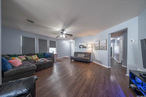 129 Rattlesnake Way Cibolo TX 78108