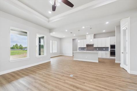 305 Venado Oaks Castroville TX 78009