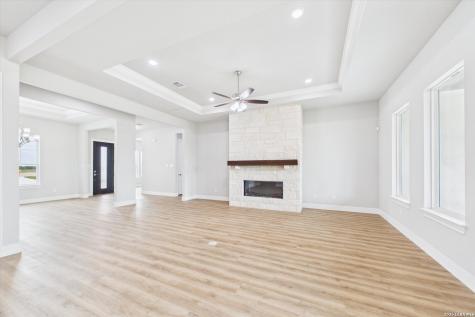 305 Venado Oaks Castroville TX 78009