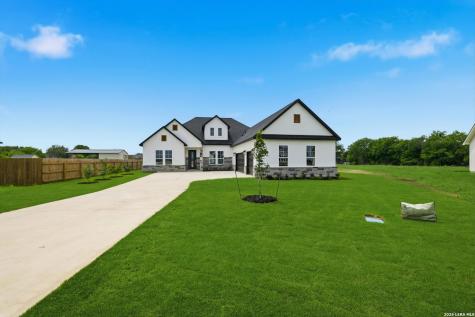 305 Venado Oaks Castroville TX 78009