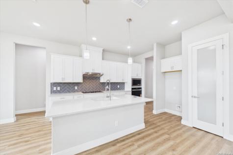 305 Venado Oaks Castroville TX 78009