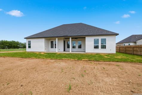 305 Venado Oaks Castroville TX 78009