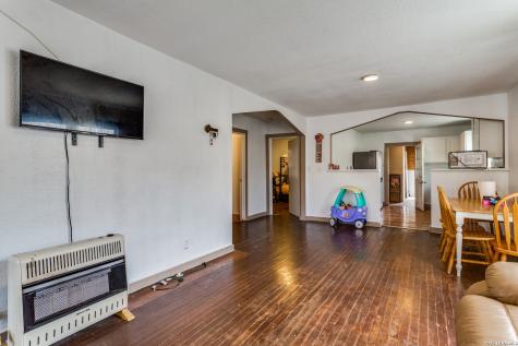 446 Blue Bonnet Street San Antonio TX 78202