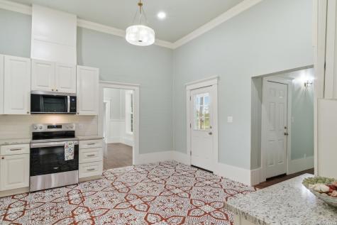 309 E Houston Street Knippa TX 78870