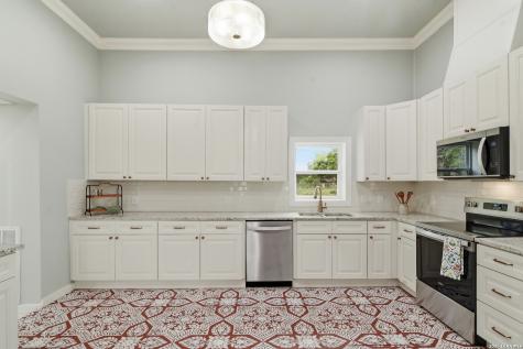309 E Houston Street Knippa TX 78870