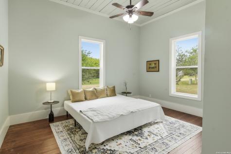 309 E Houston Street Knippa TX 78870