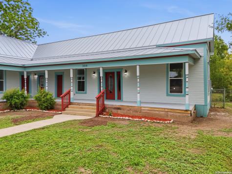 309 E Houston Street Knippa TX 78870