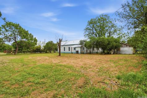 309 E Houston Street Knippa TX 78870