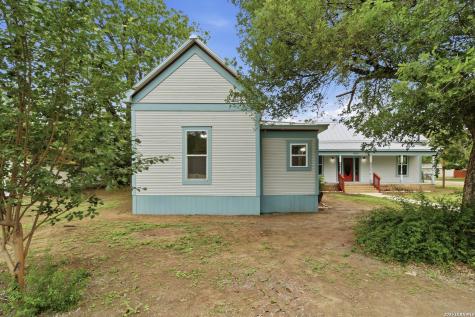 309 E Houston Street Knippa TX 78870