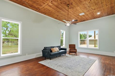 309 E Houston Street Knippa TX 78870