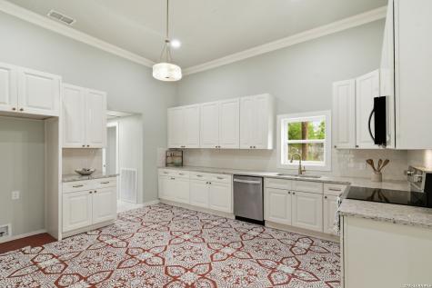 309 E Houston Street Knippa TX 78870