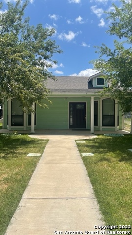 114 S Farrar Street Uvalde TX 78801