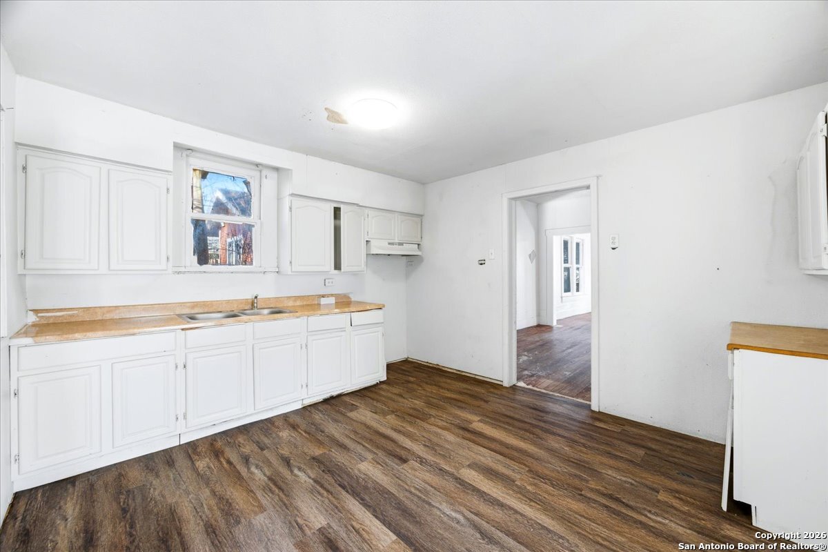 242 Fairview Avenue San Antonio TX 78223