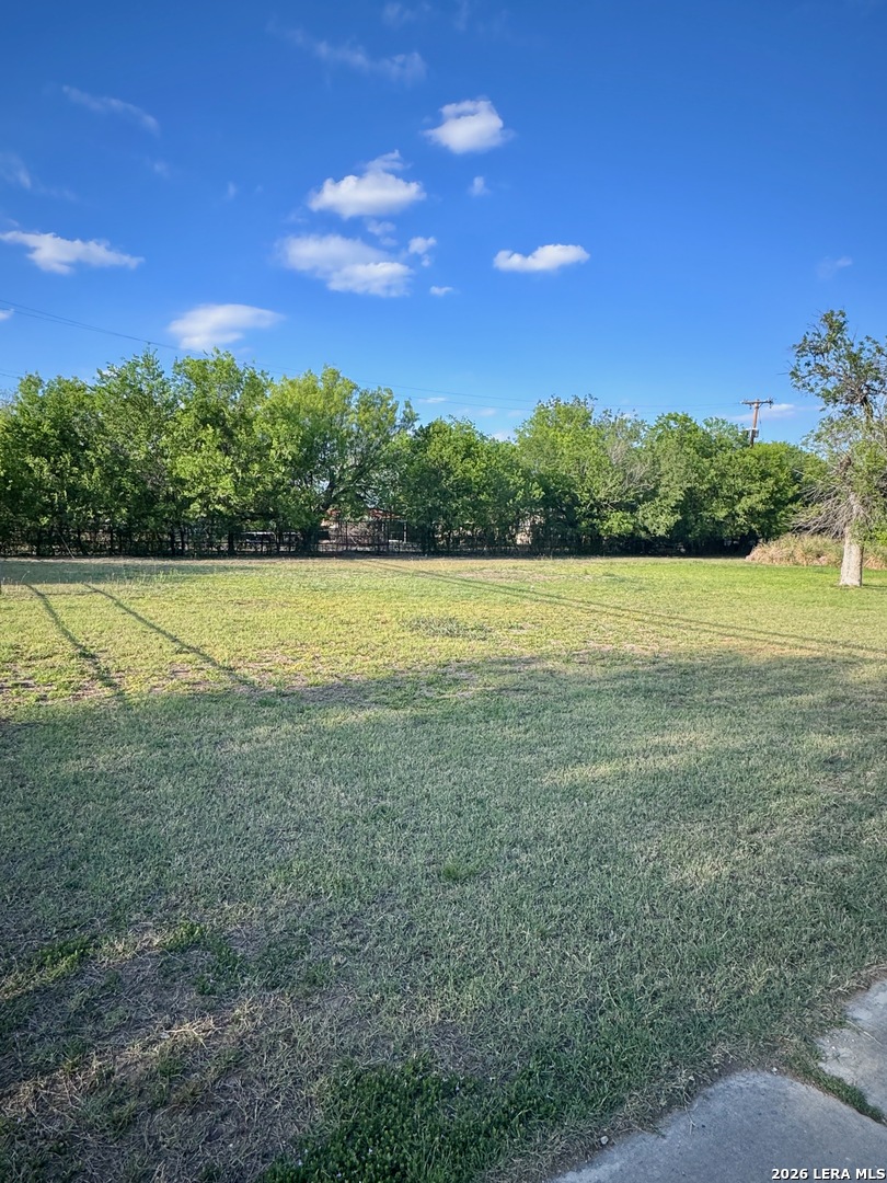 8798 Abe Lincoln San Antonio TX 78240