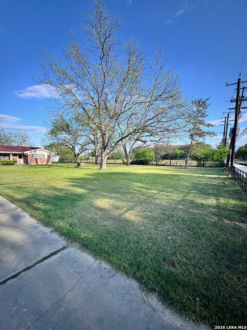 8798 Abe Lincoln San Antonio TX 78240