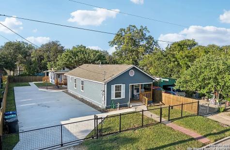 1006 & 1008 Center San Antonio TX 78202