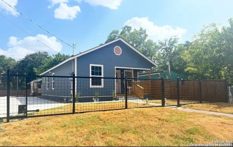 1006 & 1008 Center San Antonio TX 78202