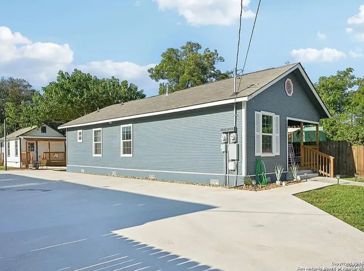1006 & 1008 Center San Antonio TX 78202