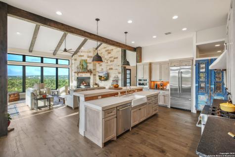 1023 Comanche Ridge New Braunfels TX 78132
