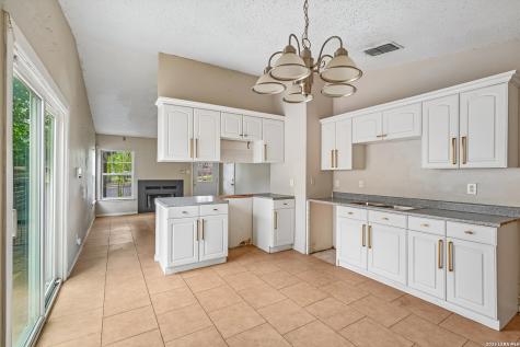 10055 Amber Field San Antonio TX 78245