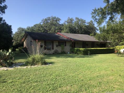 10140 Commerce Street Atascosa TX 78002