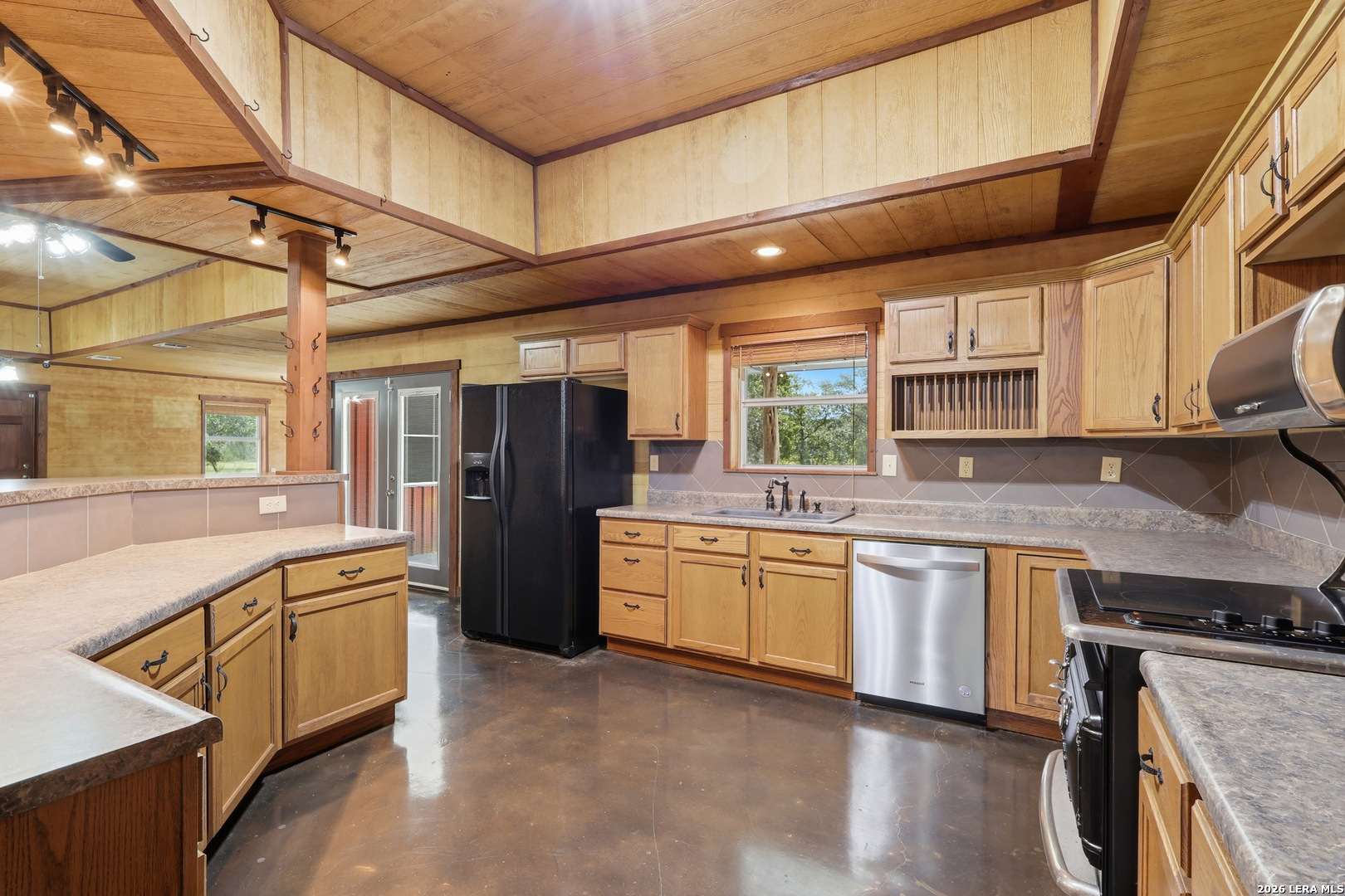 171 Inwood Poteet TX 78065