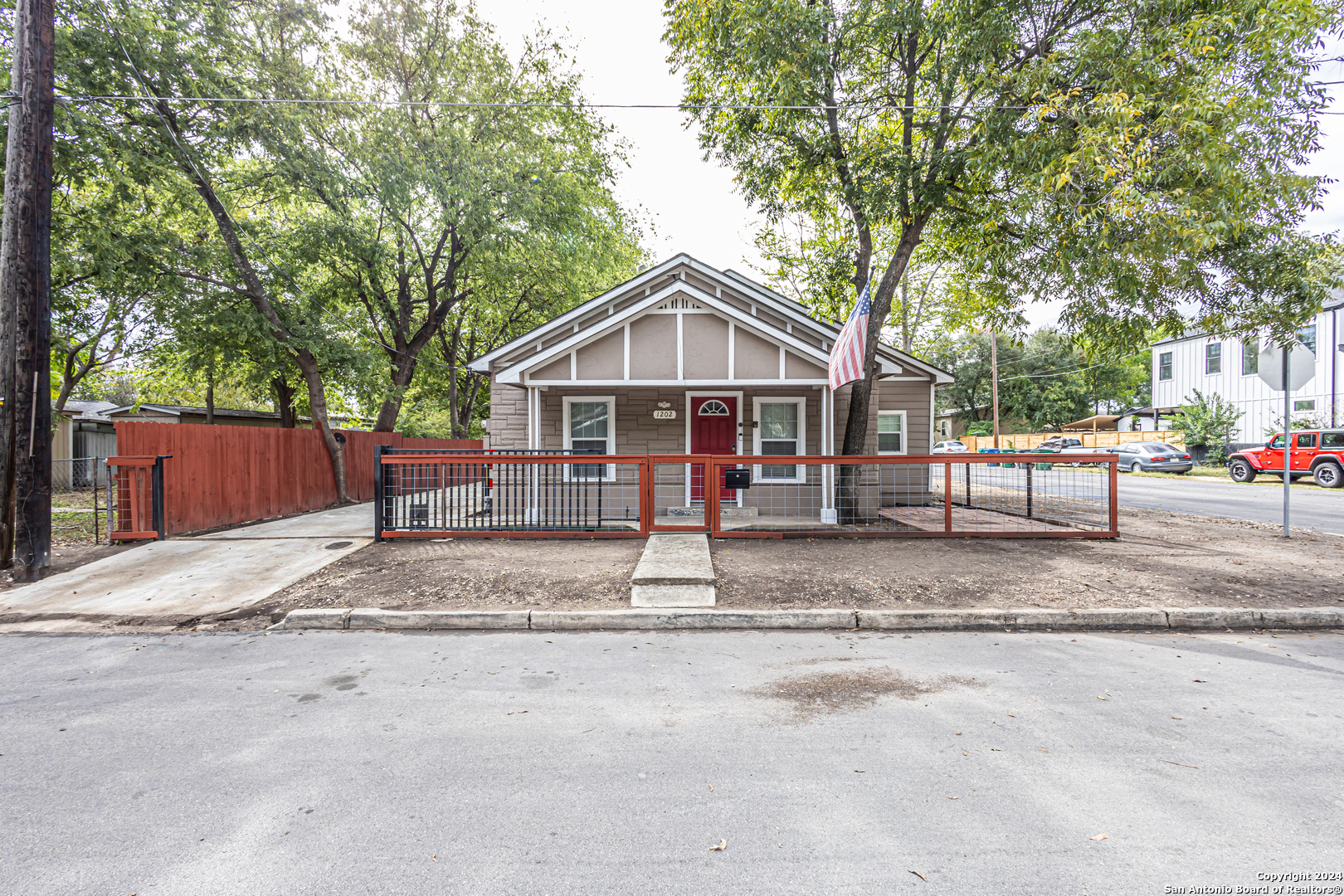 1202 N Center San Antonio TX 78202