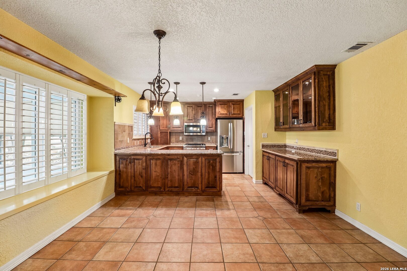 102 Meadowland Universal City TX 78148