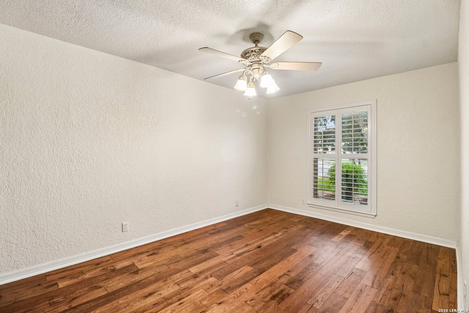 102 Meadowland Universal City TX 78148