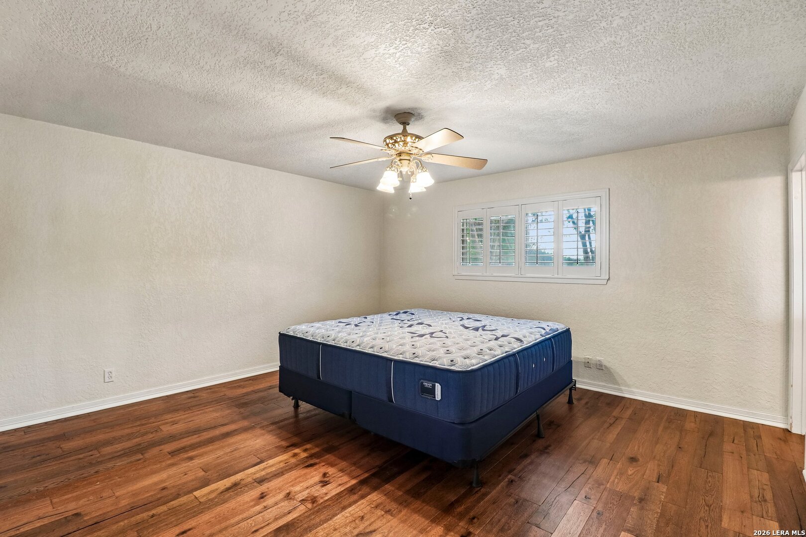 102 Meadowland Universal City TX 78148