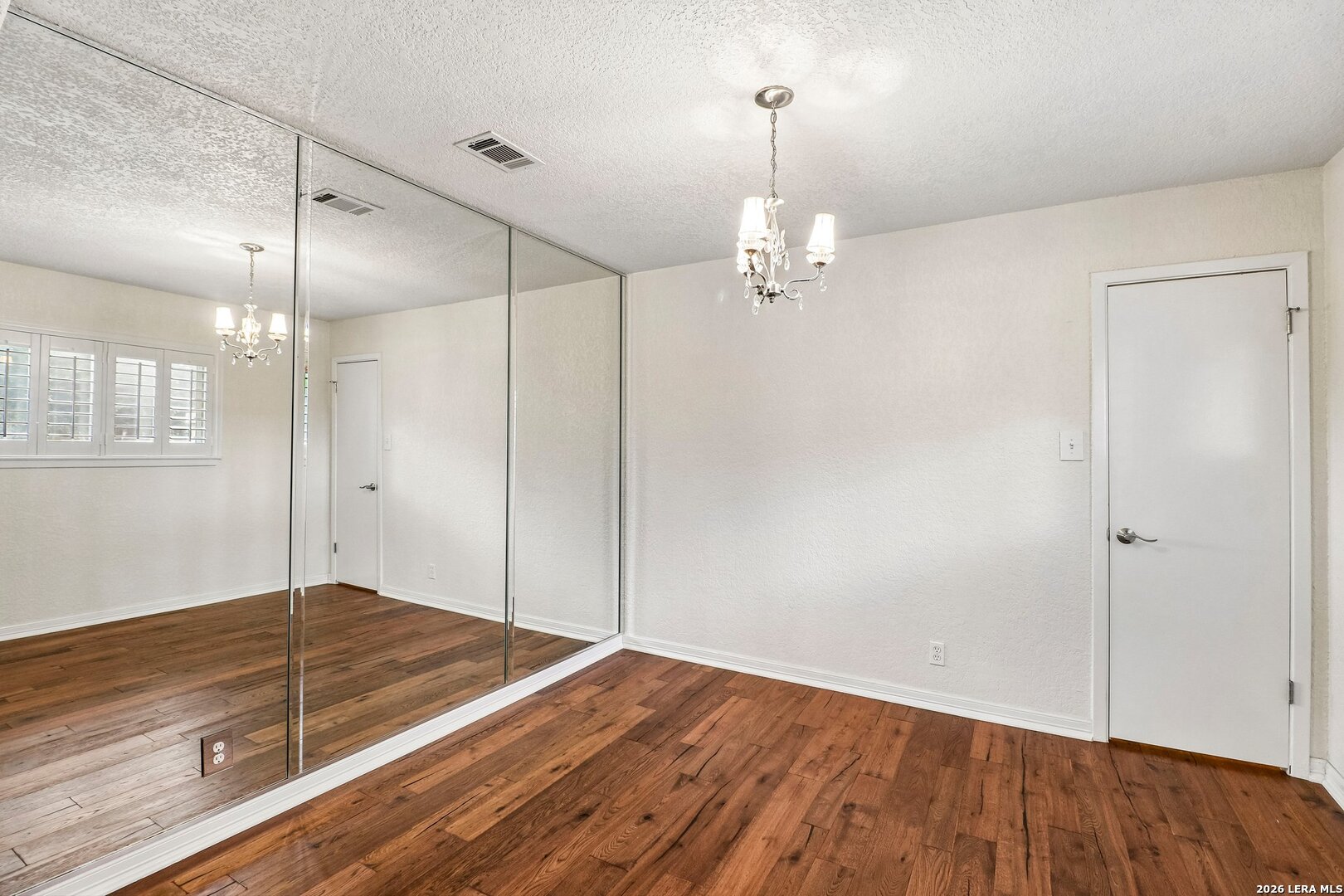 102 Meadowland Universal City TX 78148
