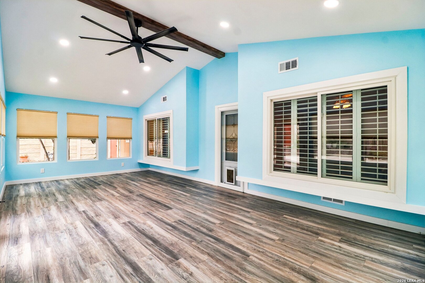 102 Meadowland Universal City TX 78148