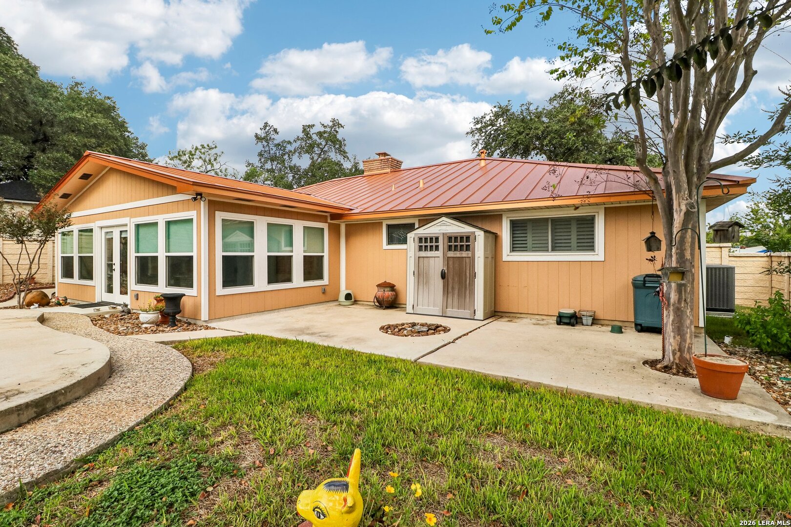102 Meadowland Universal City TX 78148