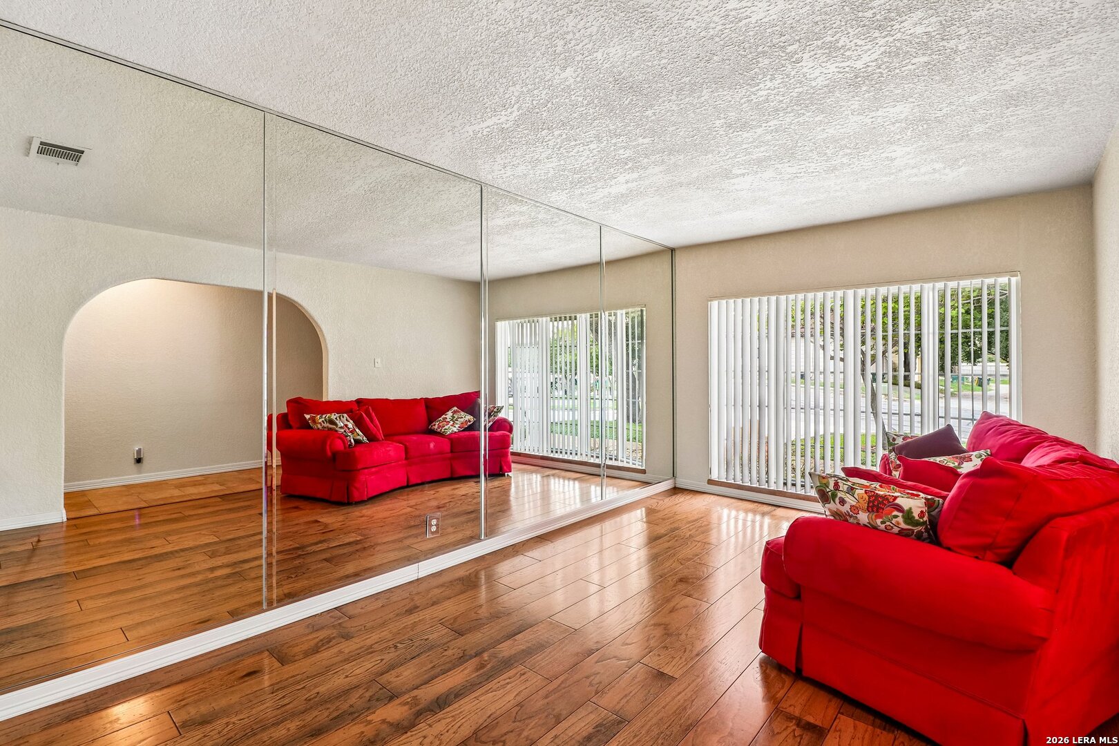 102 Meadowland Universal City TX 78148