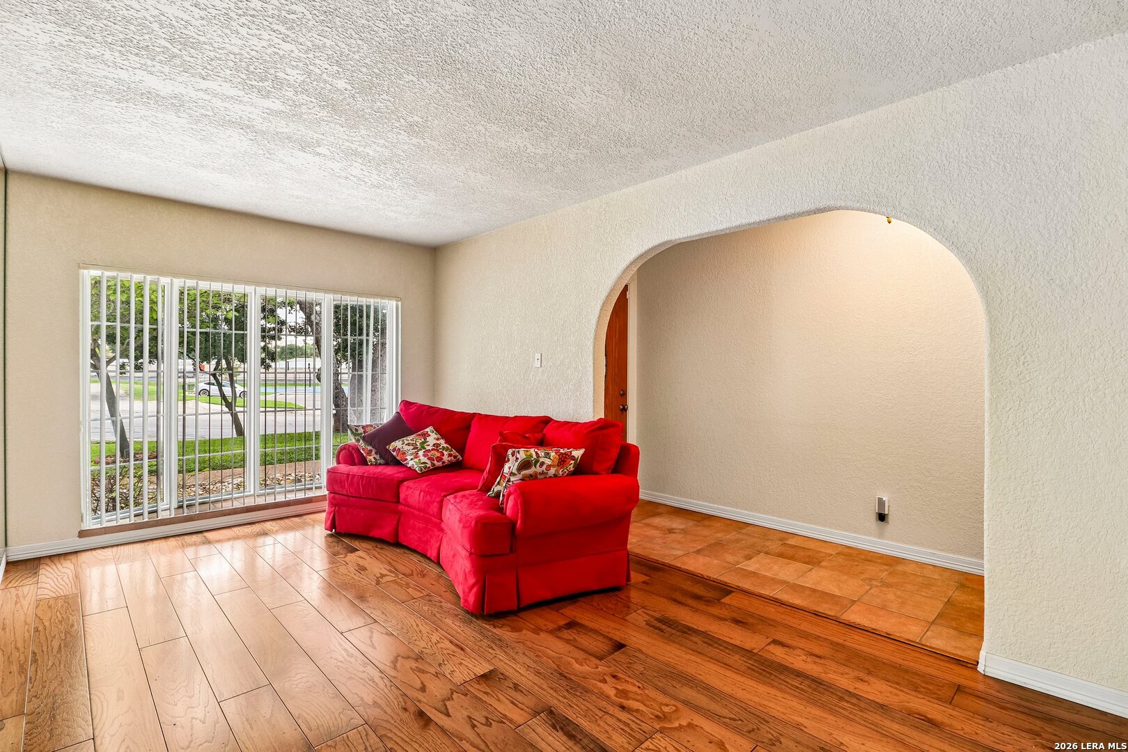 102 Meadowland Universal City TX 78148