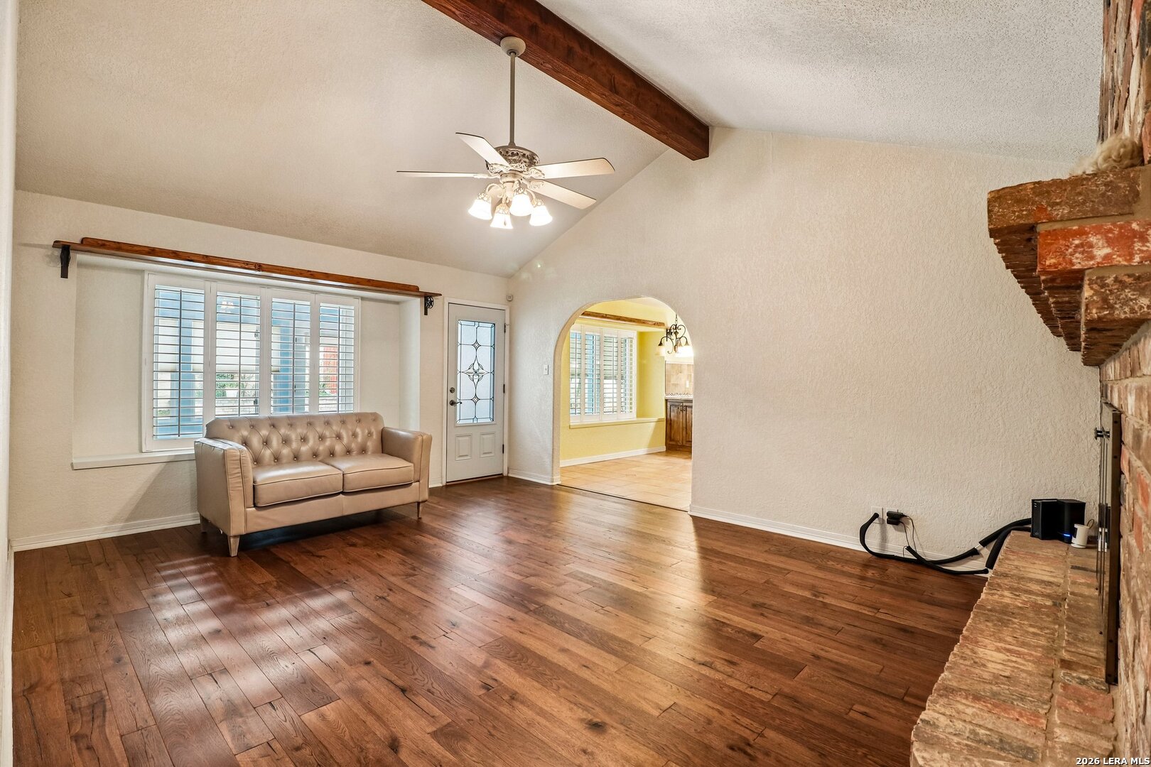 102 Meadowland Universal City TX 78148
