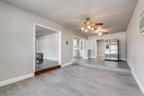 354 Las Palmas San Antonio TX 78237