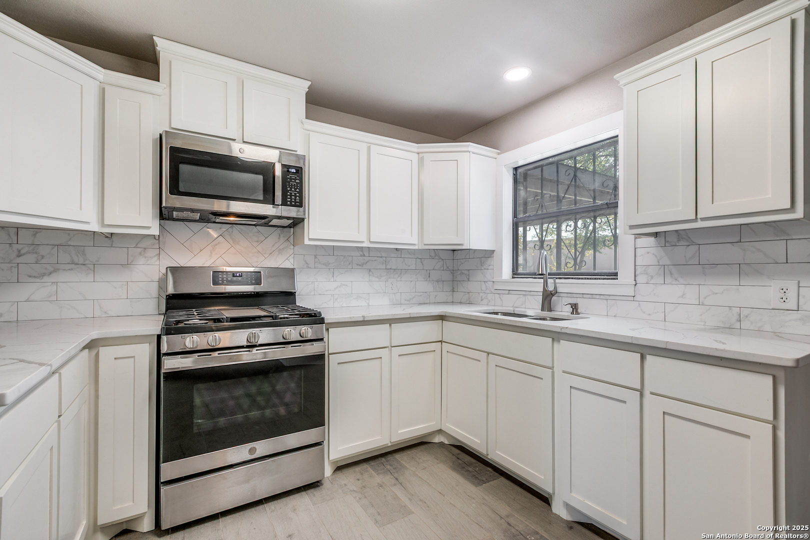 354 Las Palmas San Antonio TX 78237