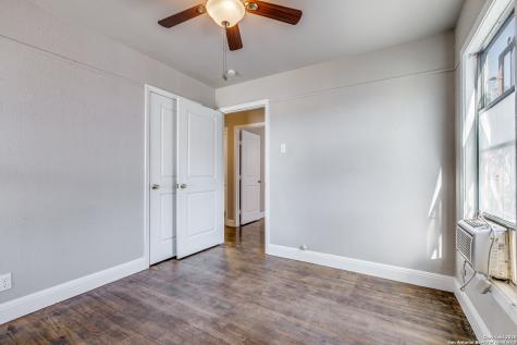 354 Las Palmas San Antonio TX 78237