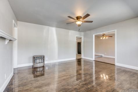 354 Las Palmas San Antonio TX 78237