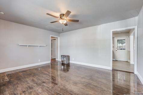 354 Las Palmas San Antonio TX 78237
