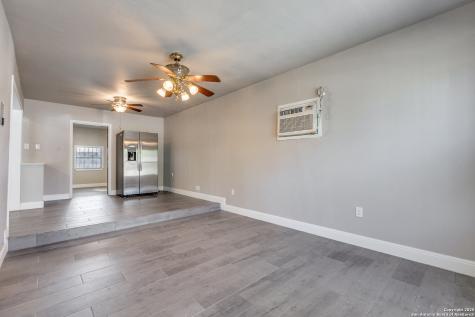 354 Las Palmas San Antonio TX 78237