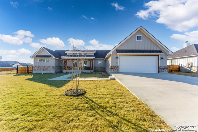 125 W Magnolia Circle La Vernia TX 78121