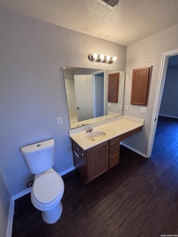 1423 Barker Bay San Antonio TX 78245