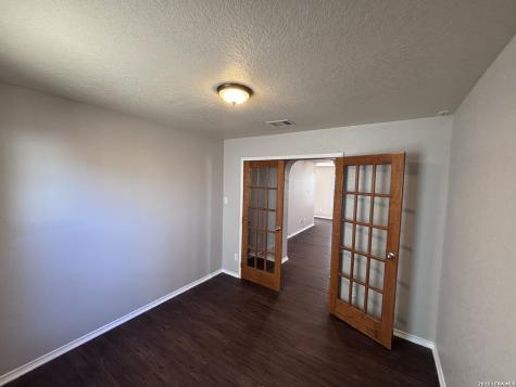 1423 Barker Bay San Antonio TX 78245